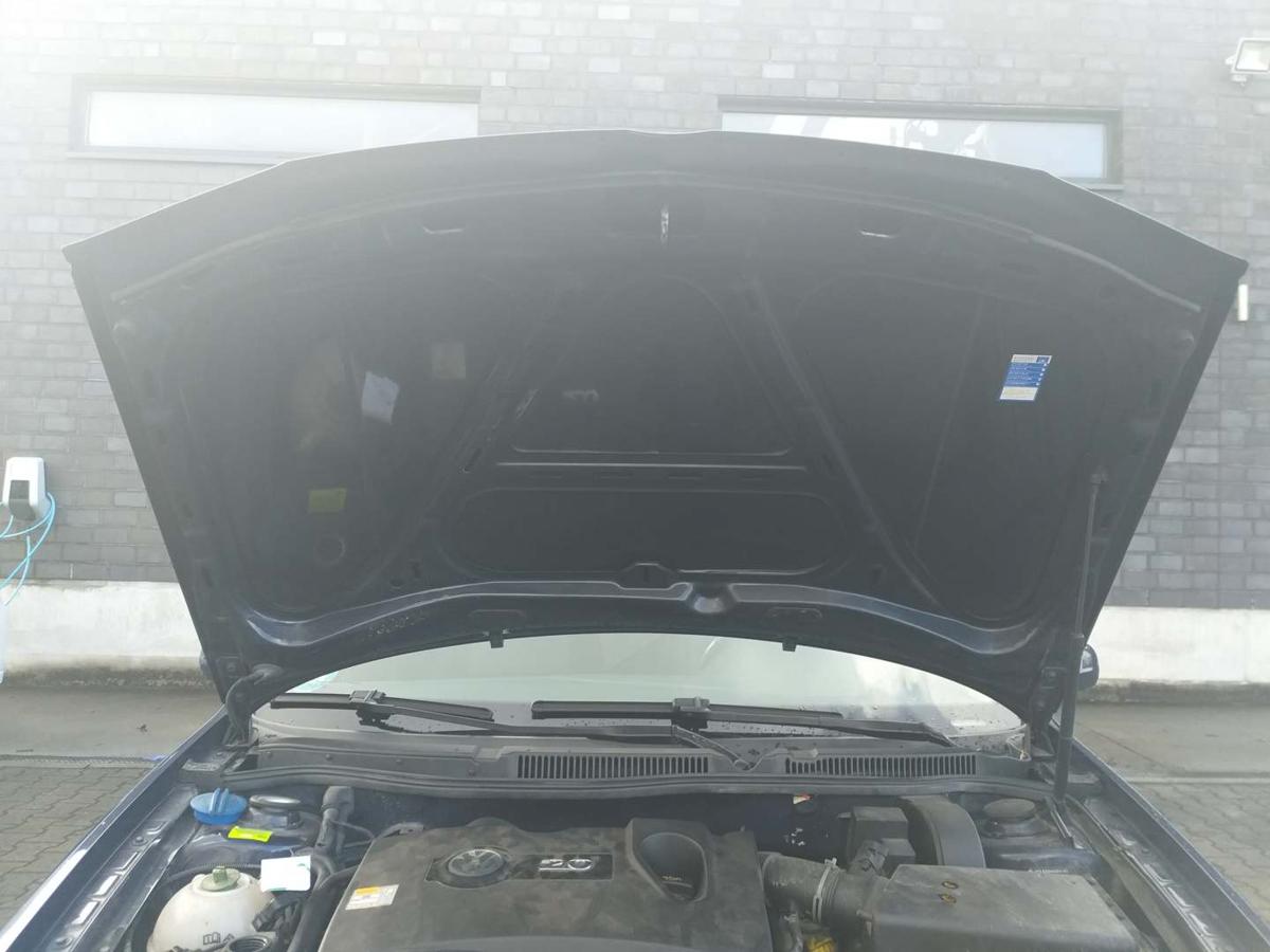 VW Golf 4 original Motorhaube LA5G Perlblau Bj.2004